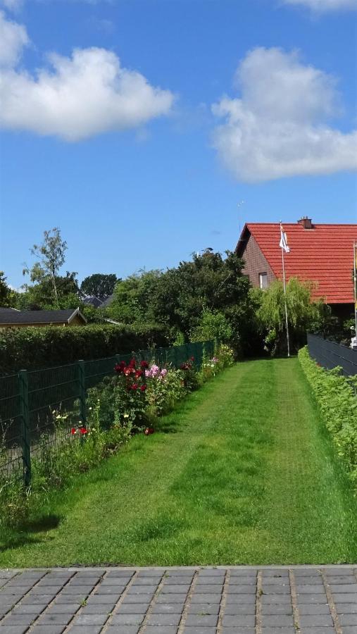 Ferienhaus Im Urigen Garten Bzw Eulenhaus Zingst Dış mekan fotoğraf