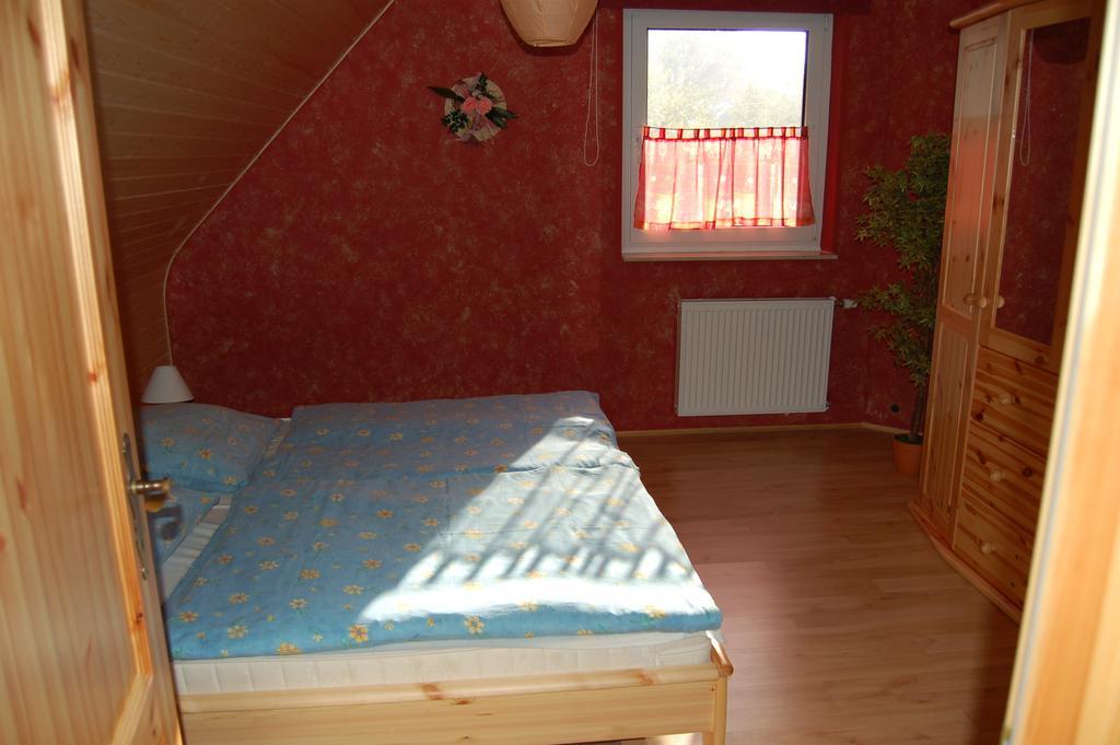 Ferienhaus Im Urigen Garten Bzw Eulenhaus Zingst Oda fotoğraf